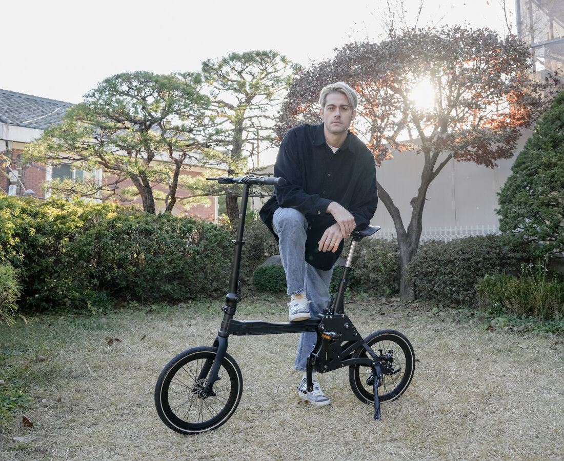 4秒で折りたためてどこへでも持ち運べる、スライド折りたたみ自転車