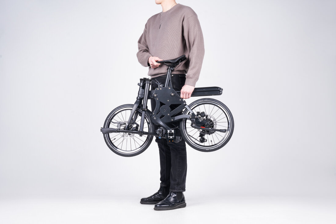 4秒で折りたためてどこへでも持ち運べる、スライド折りたたみ自転車