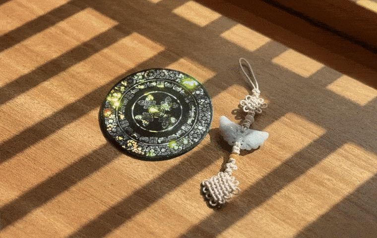 Bon Appétit, Your Majesty] The 'Mangunrok' inside the bag is in my